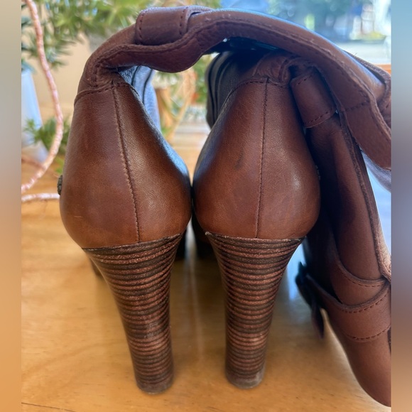 Ugg Jardin Heeled Calf Boots - Picture 7 of 9